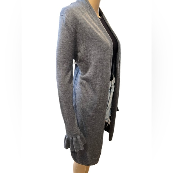 Beautiful merino wool cardigan - Picture 3 of 9